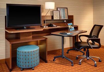 Hotel Fairfield & By Marriott Pittsburgh Airport/robinson Township
