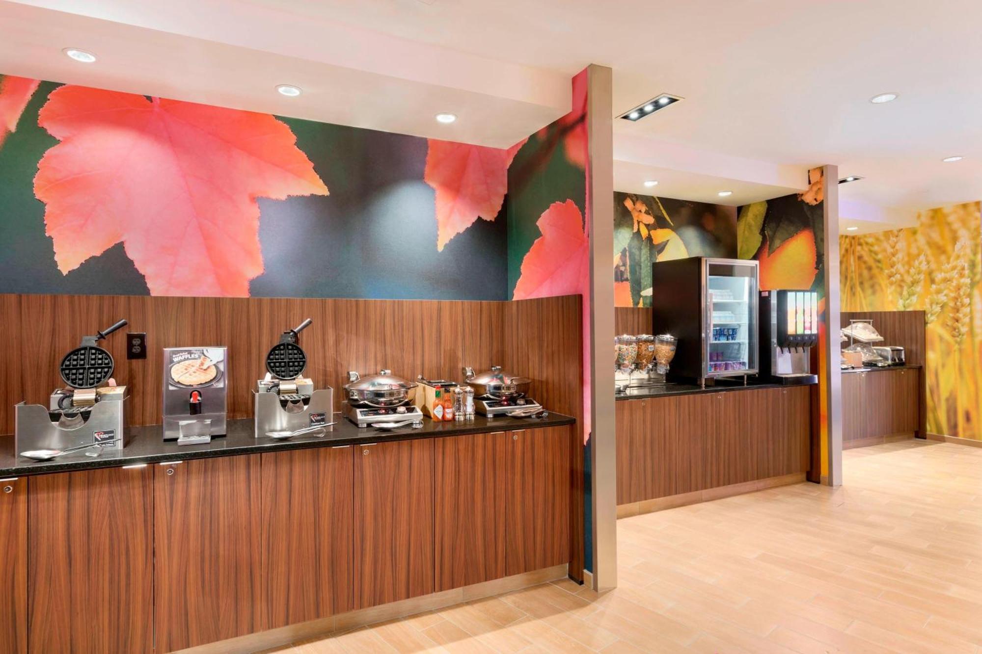 Fairfield & By Marriott Pittsburgh Airport/robinson Township 3*